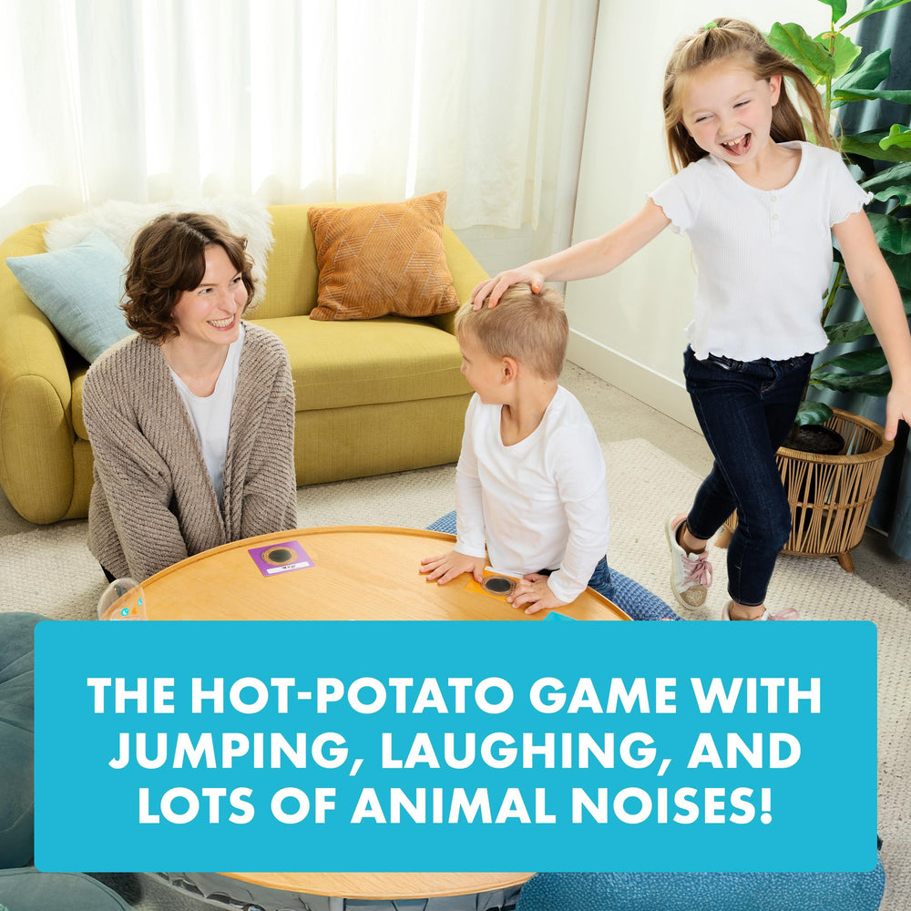 Exploding Kittens niños jugando con el Chicken Shaker destacando energía y risas compartidas