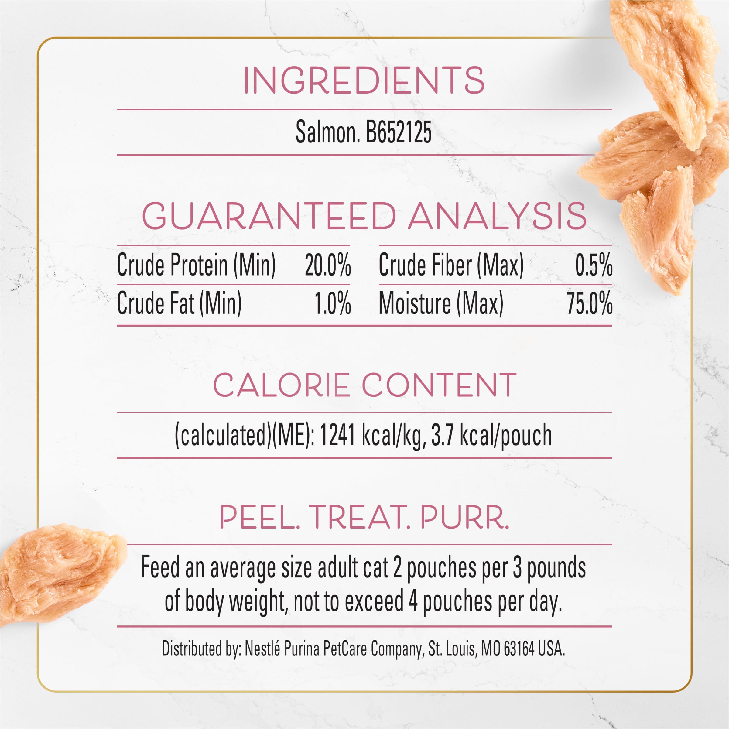 Fancy Feast sobre en mano para comparar tamaño y porción