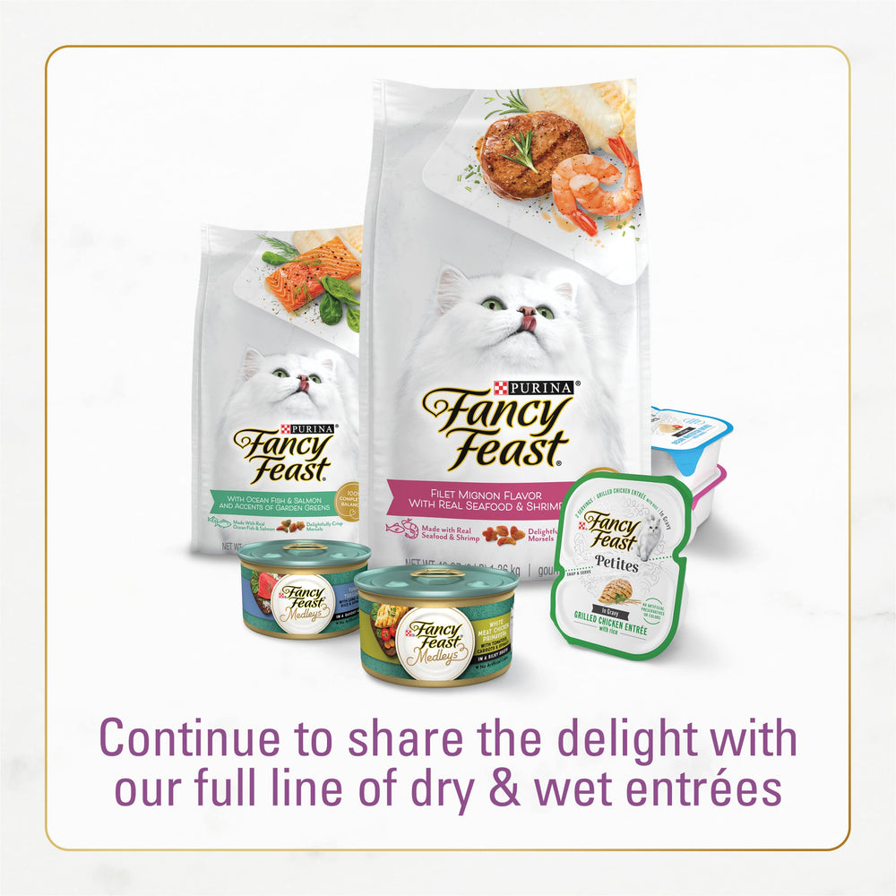 Fancy Feast etiqueta nutricional con vitaminas y minerales listados