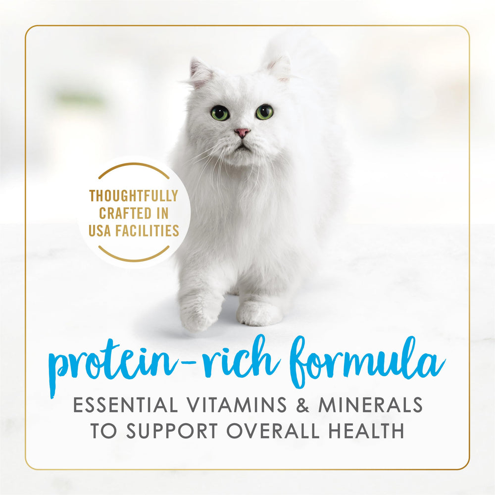Fancy Feast lata abierta con contenido sabroso que despierta el apetito