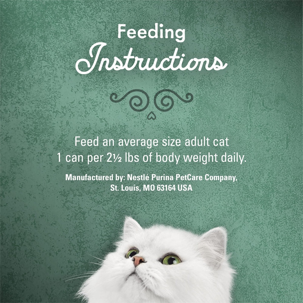 Fancy Feast lata en cocina junto a plato mostrando uso diario