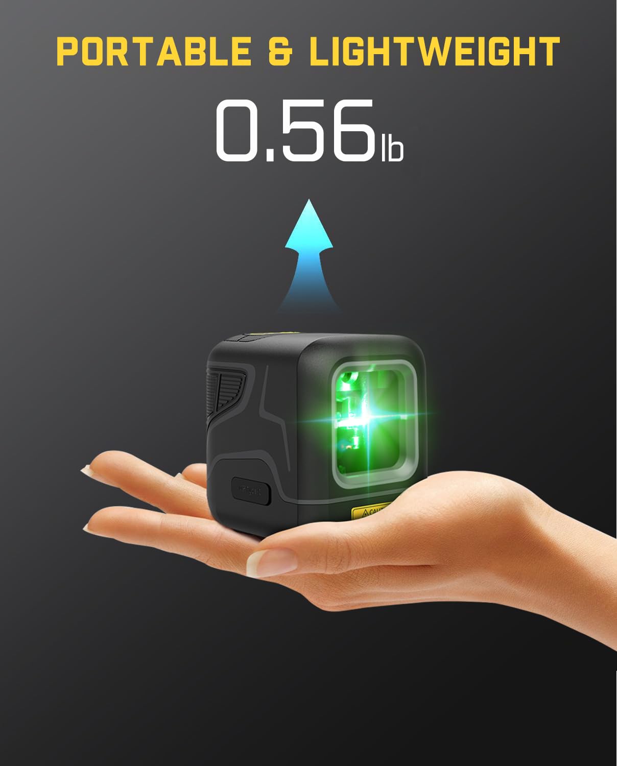 Fanttik D2 en mano para comparar tamaño, útil para trabajos portátiles