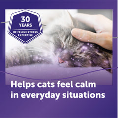 FELIWAY Optimum enchufado en sala mostrando calma y ambiente doméstico