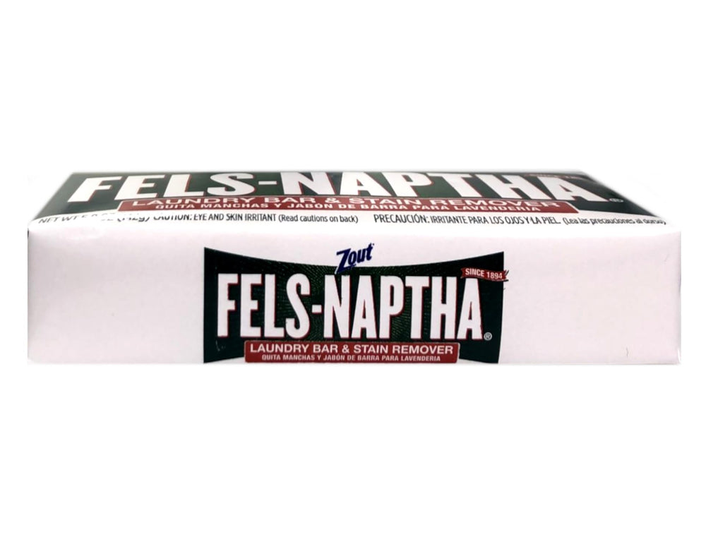 Comparación de tamaño Fels Naptha con una mano para apreciar el formato de 5 oz práctico
