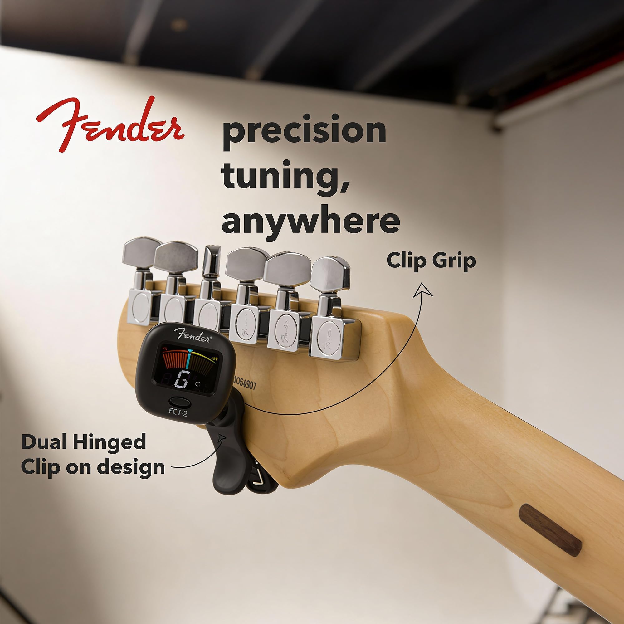 Fender FCT-2 detalle del clip dual, ajuste seguro en clavijero