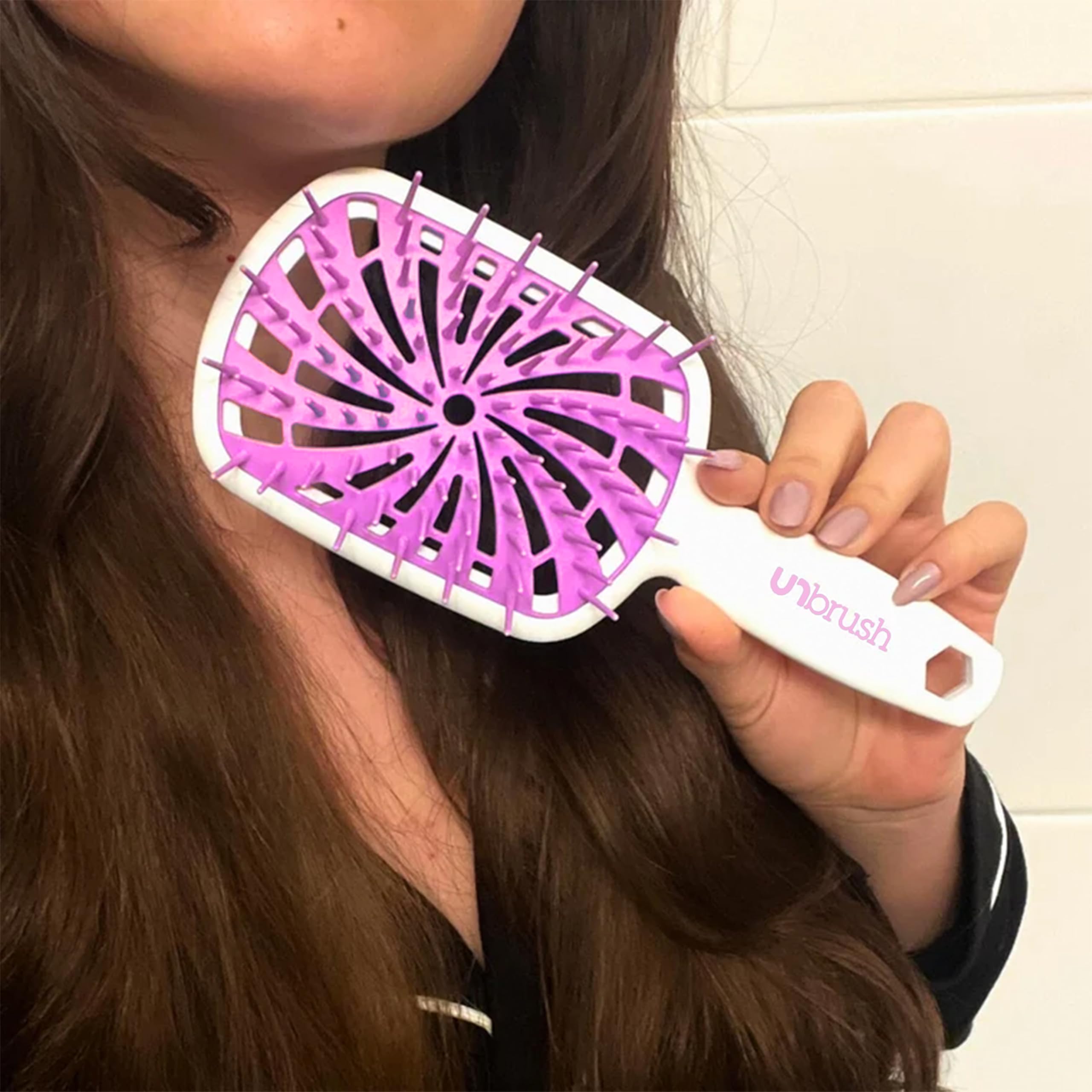 FHI Heat mango ergonómico ultraligero para mayor comodidad al peinar