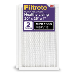 Filtrete comparación de tamaño con mano para confirmar ajuste correcto