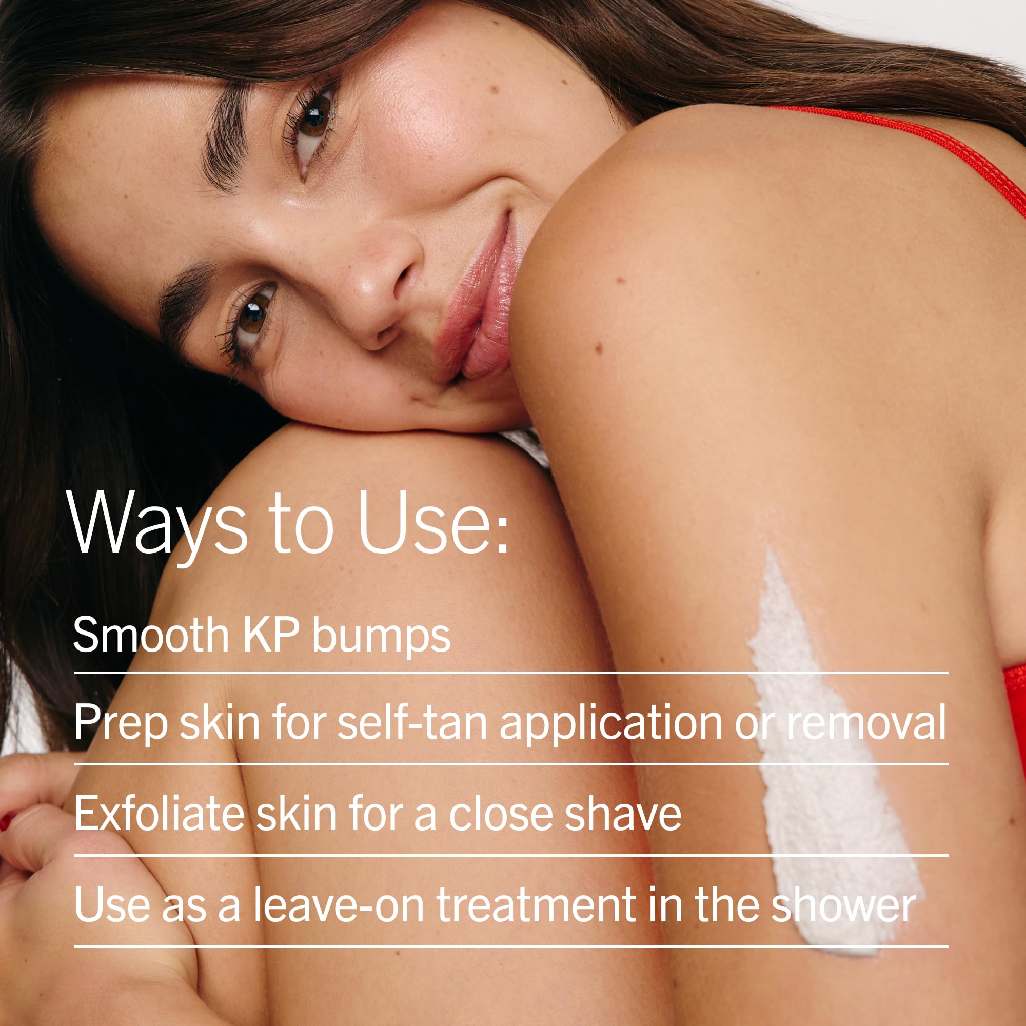 First Aid Beauty envase abierto que enfatiza fórmula sin fragancia ni alcoholes secos