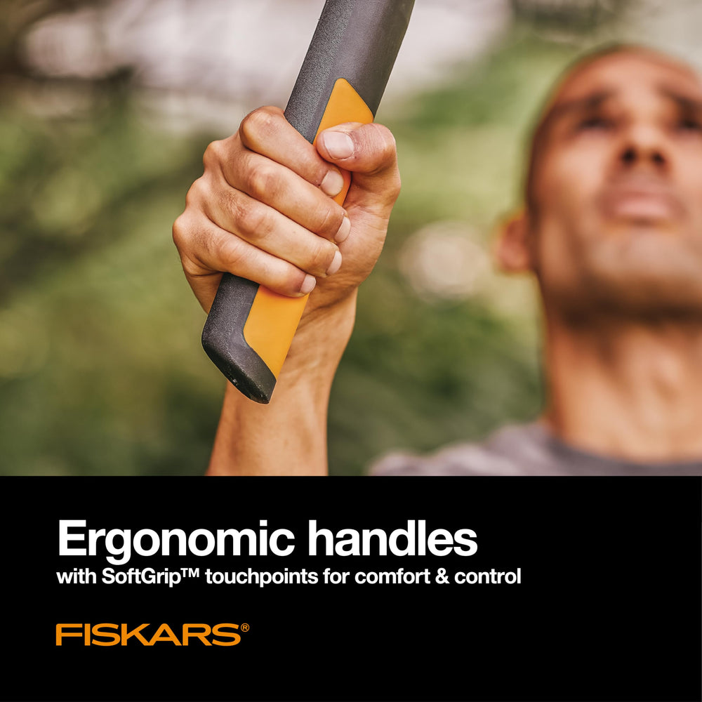 Comparación de tamaño Fiskars 32" junto a una regla para referencia de escala