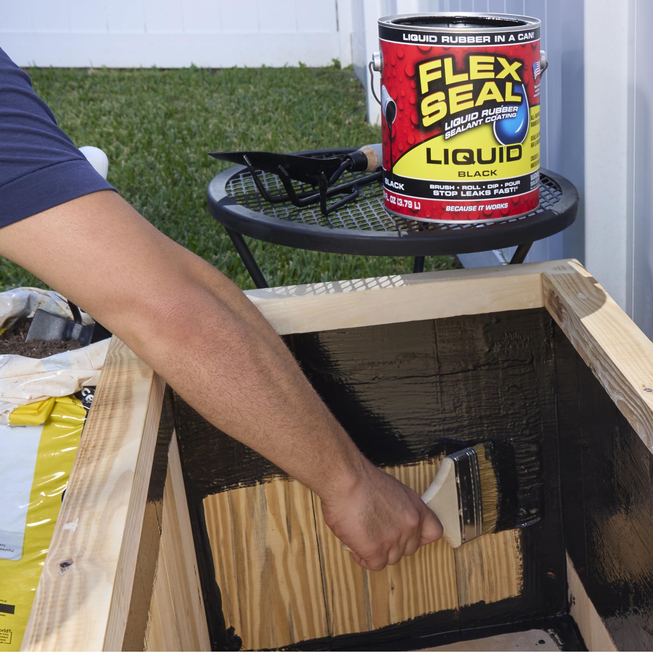 Flex Seal Liquid recubrimiento en techo previene filtraciones visibles