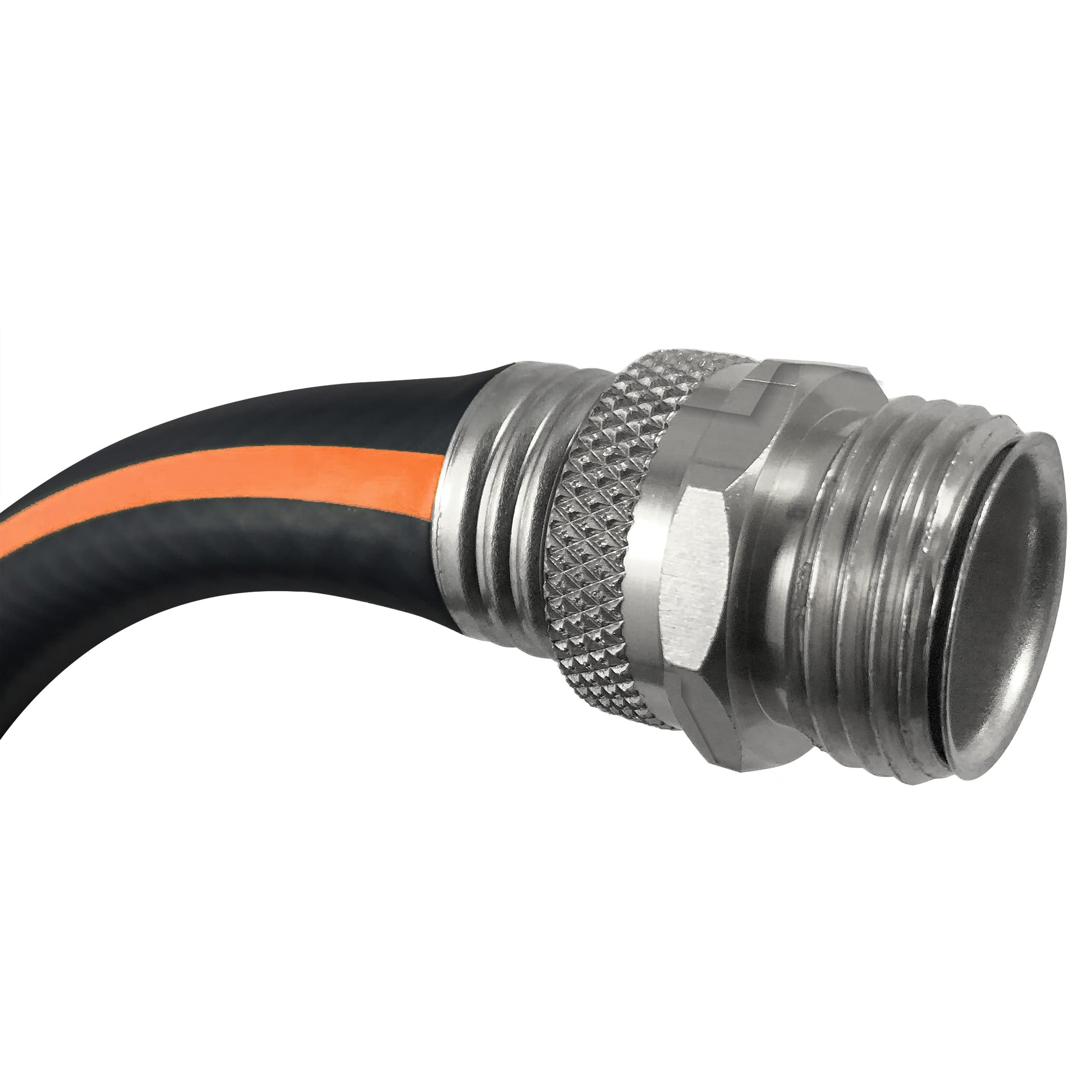 Flexon Flextreme Pro en uso regando césped para maniobrabilidad fácil