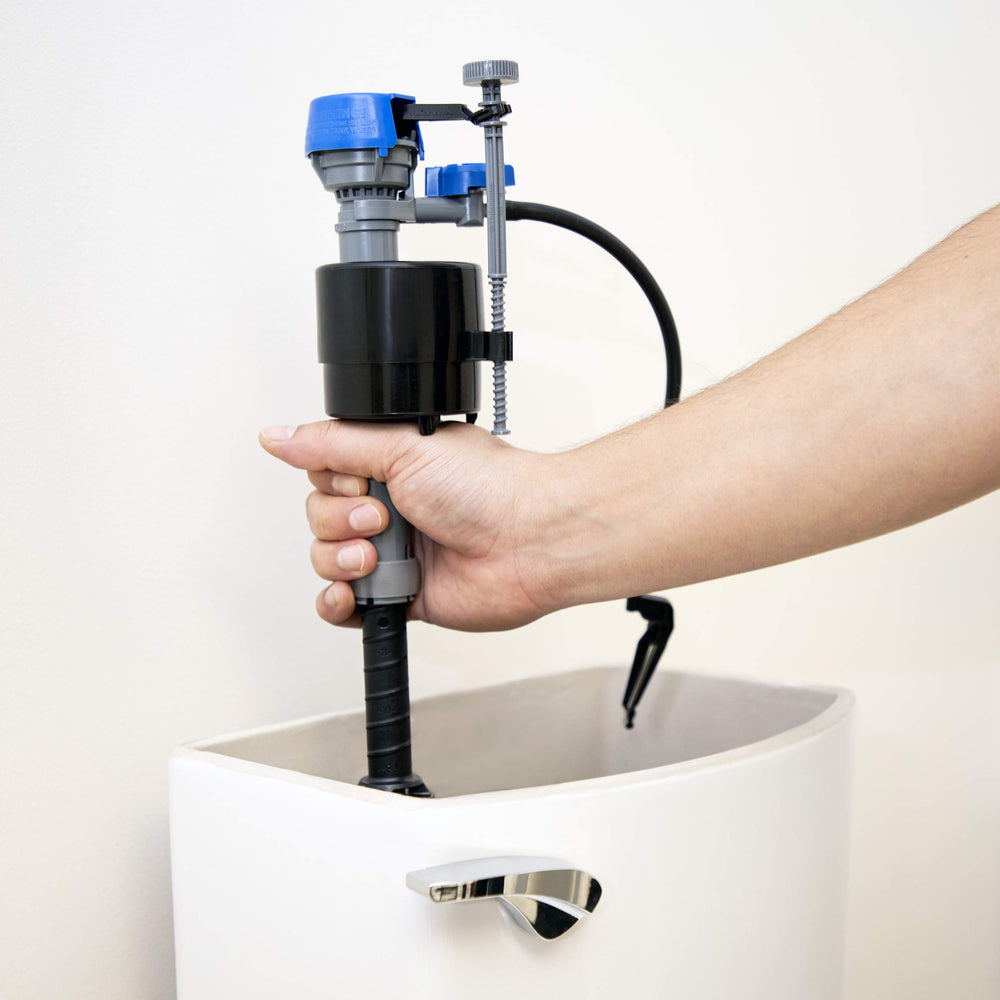 Fluidmaster 400H etiqueta y materiales resistentes que indican durabilidad de la pieza
