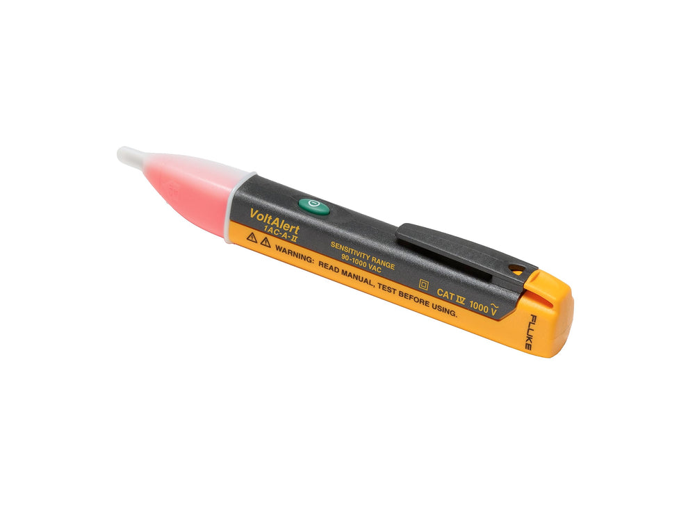 Fluke 1AC II frontal detectando voltaje en enchufe, identificación rápida y segura