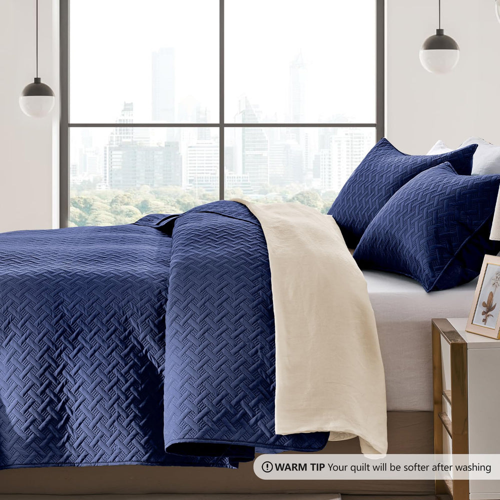 FLYMME edredón en cama estilo dormitorio moderno ofrece ambiente acogedor