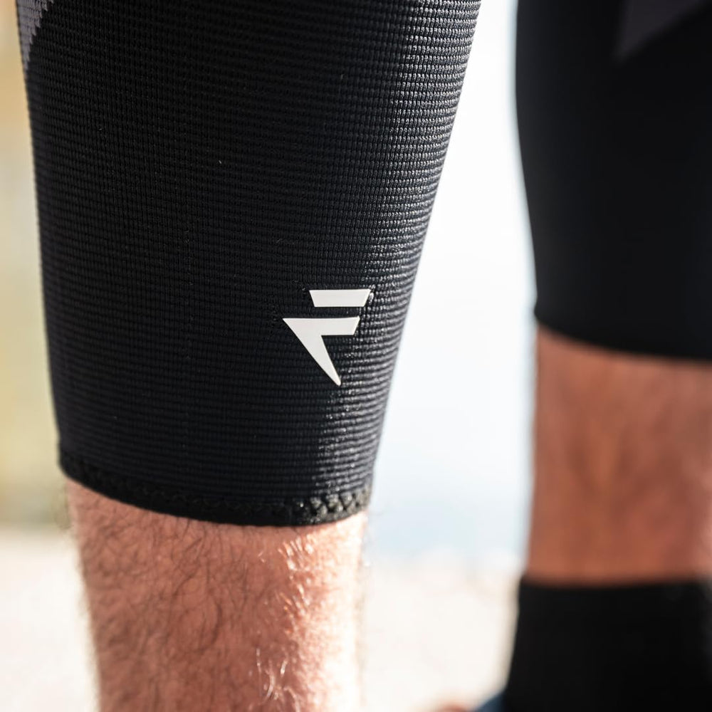 Flytex rodillera en gimnasio usada durante entrenamiento para confort y soporte