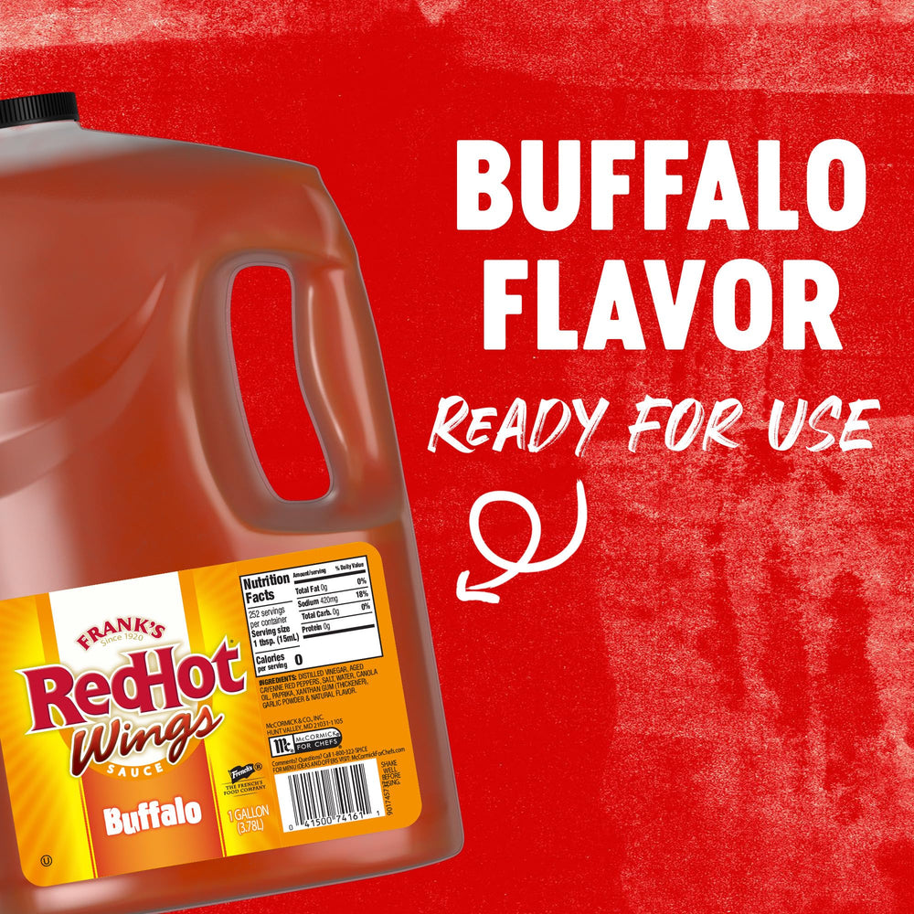 Frank's RedHot textura de salsa cayena cercana que muestra brillo y consistencia