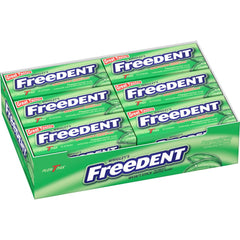 Freedent frente del paquete mostrando 15 sticks y el diseño claro de menta