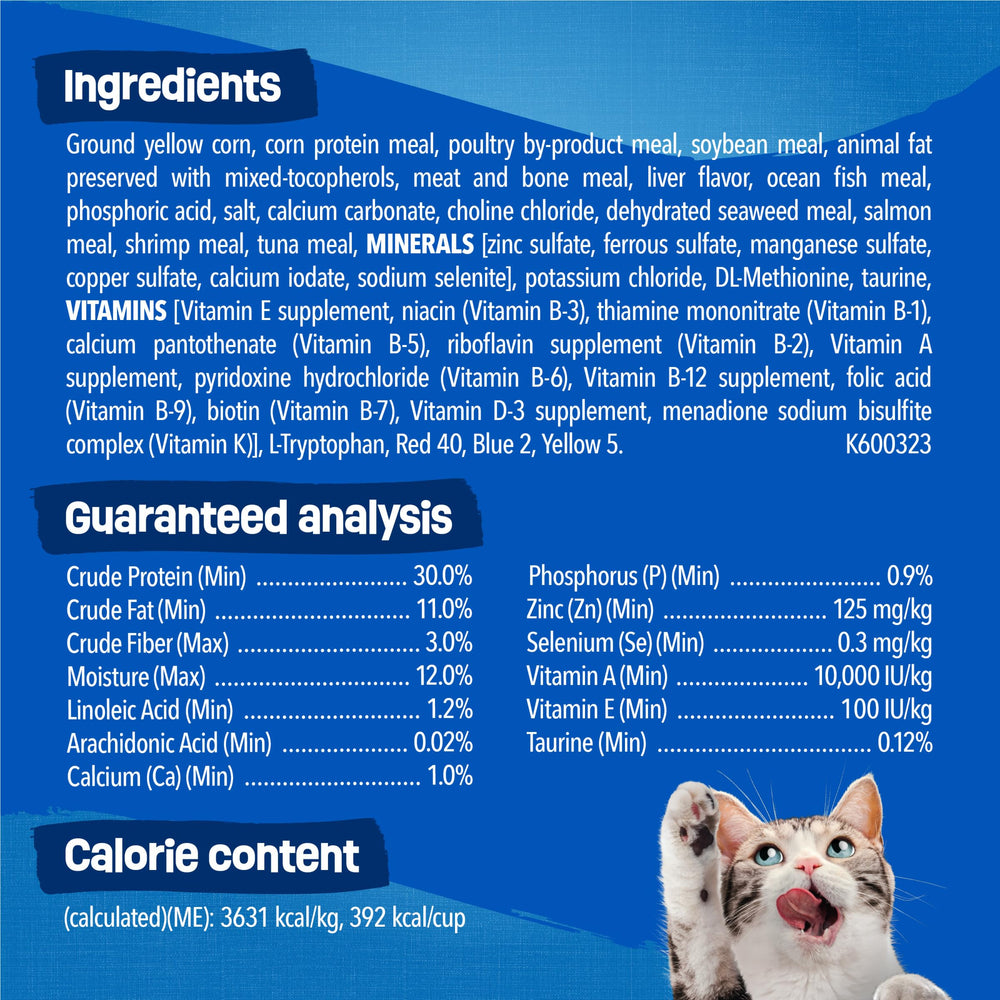 Friskies bolsa 22 lb al lado de objetos para comparar tamaño práctico