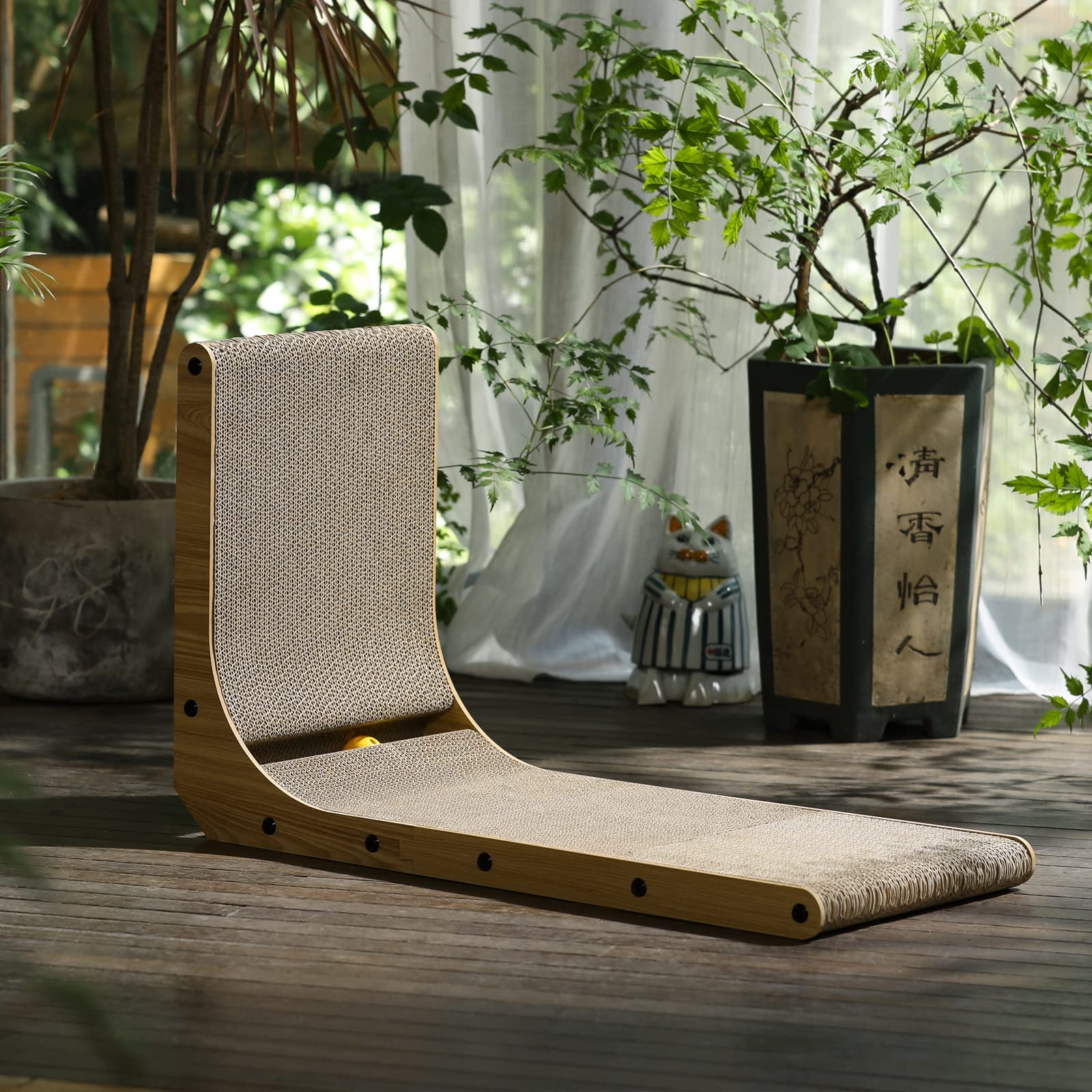 FUKUMARU rascador integrado en sala como protector de muebles y decoración