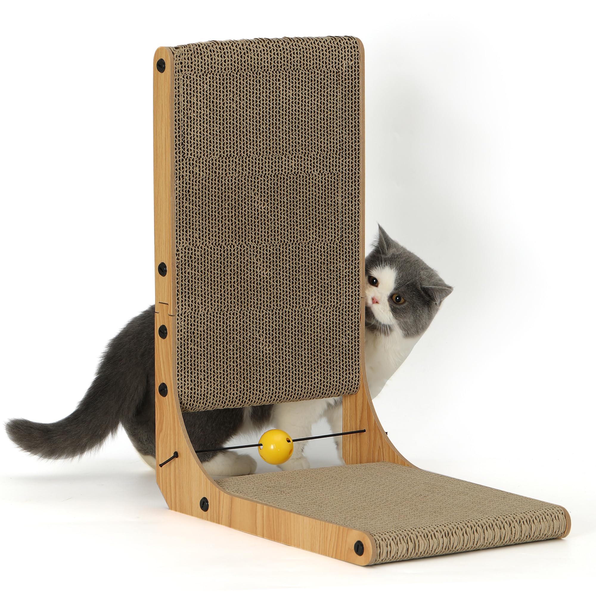 FUKUMARU rascador en sala junto a sofá integrándose al hogar