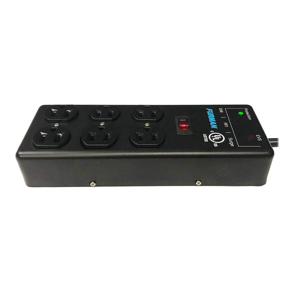 Furman SS-6B-PRO instalada en un escenario mostrando cable de 15 pies y orden