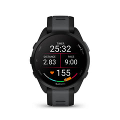 Garmin Forerunner 165 mostrando ritmo en pantalla durante carrera, visibilidad superior
