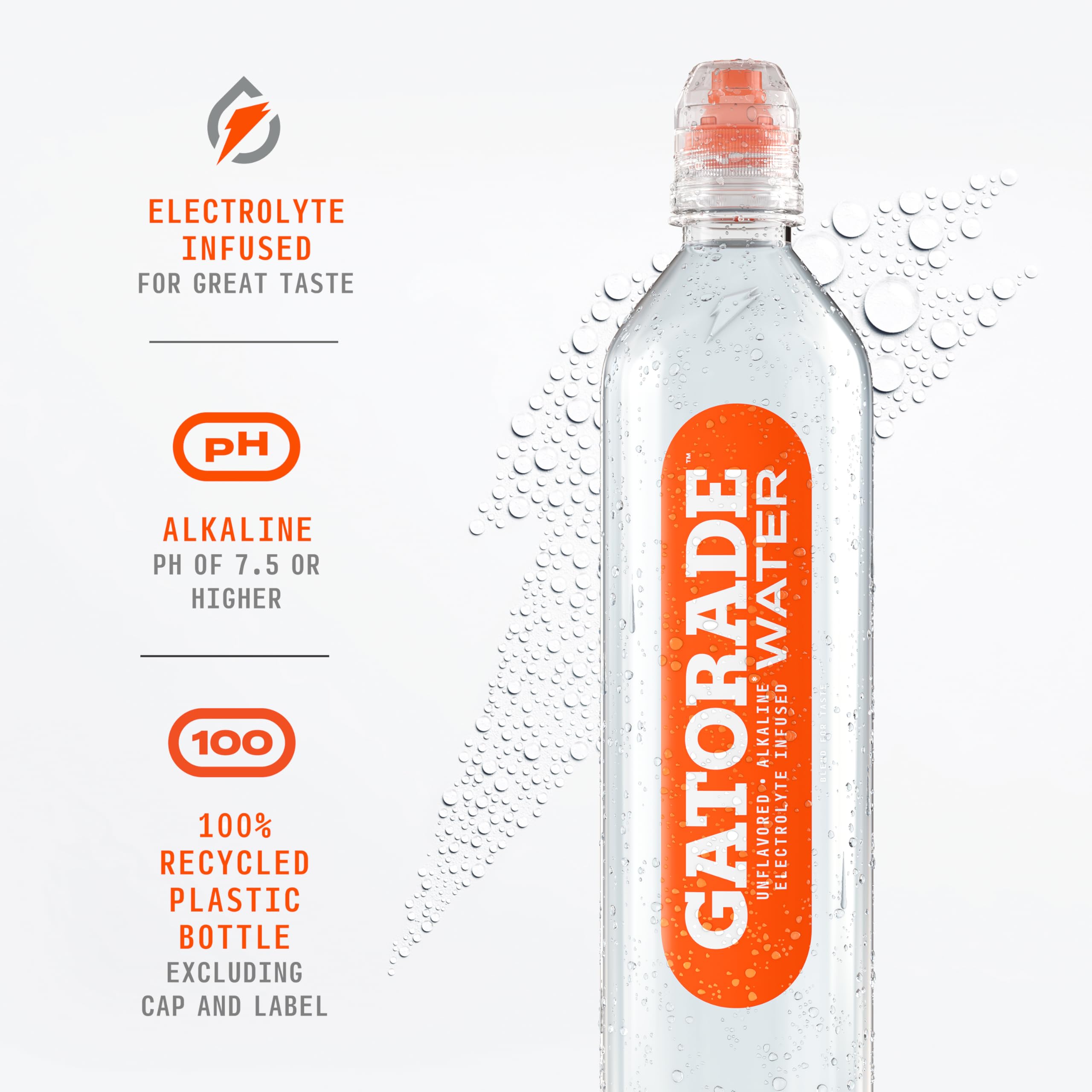Gatorade botella en mano durante entrenamiento, hidratación práctica sobre la marcha