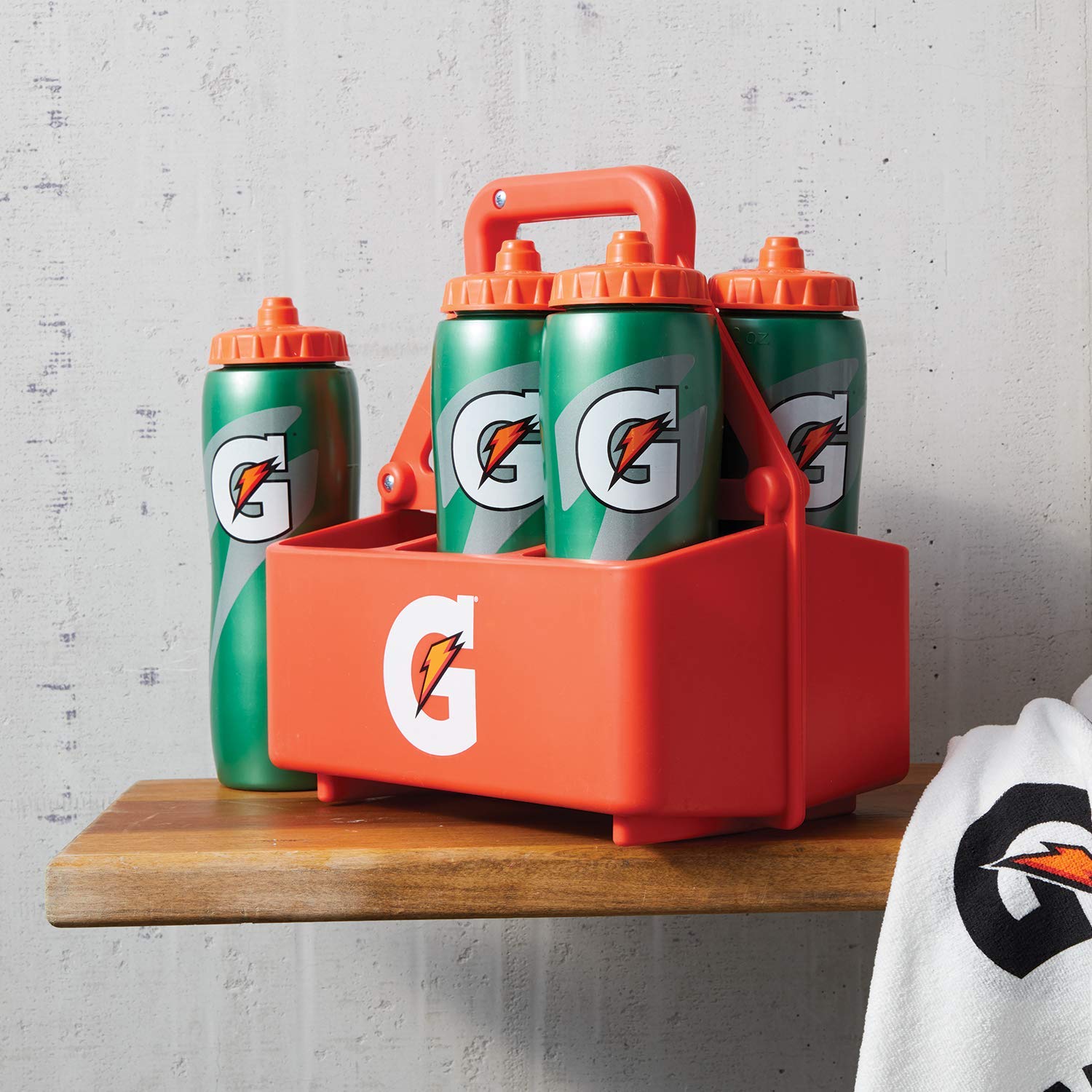 Gatorade carrier close-up handle for comfortable carrying and durability