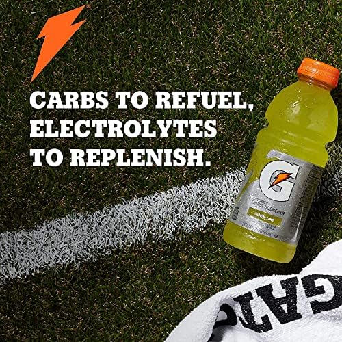 Gatorade botella en manos de deportista hidratación durante ejercicio