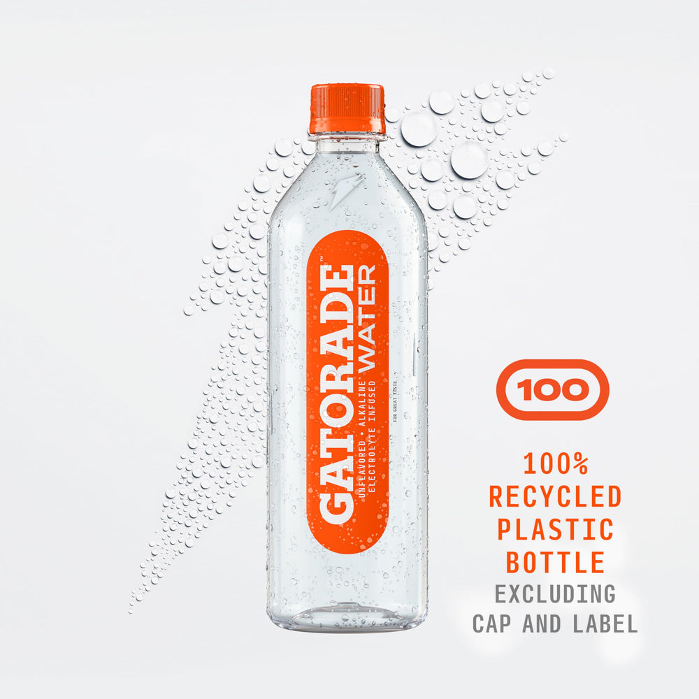 Gatorade agua durante entrenamiento al aire libre para hidratación tras ejercicio