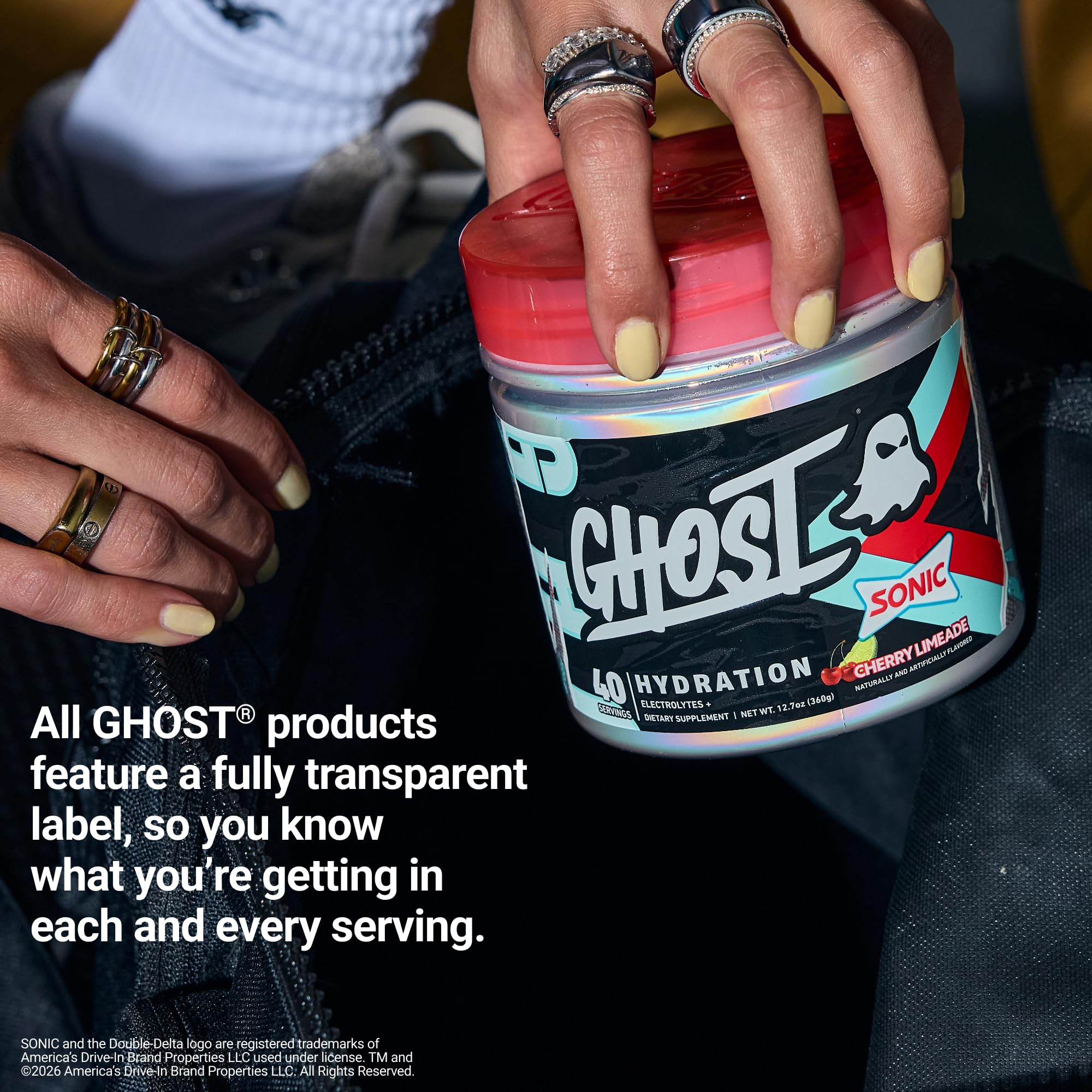 GHOST Hydration etiqueta transparente mostrando dosis claras y ingredientes