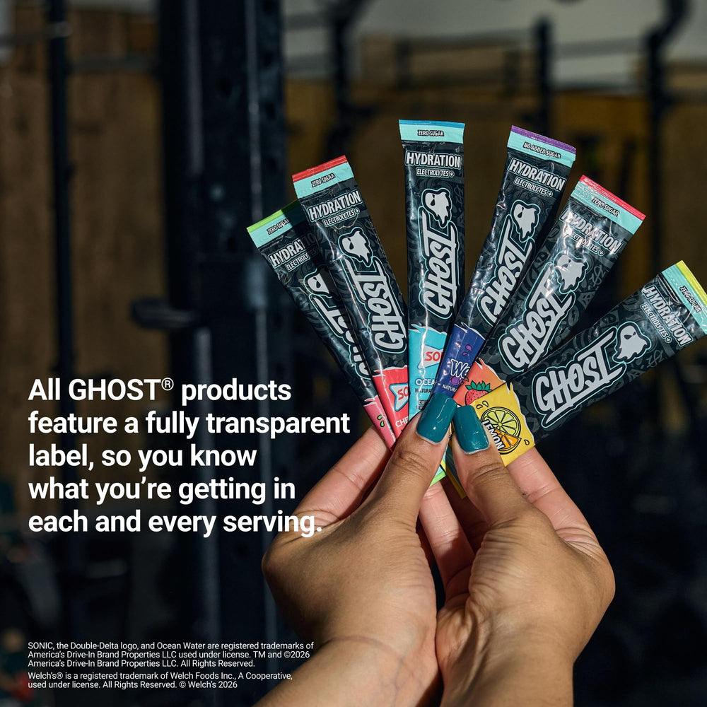 GHOST stick en mano para comparar tamaño y conveniencia portátil