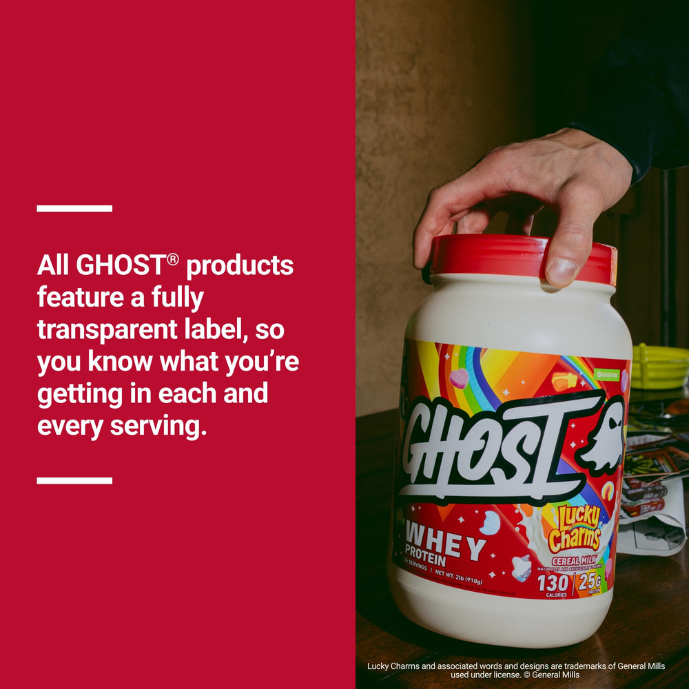 GHOST batido servido en vaso listo para beber con mezcla cremosa y nutritiva