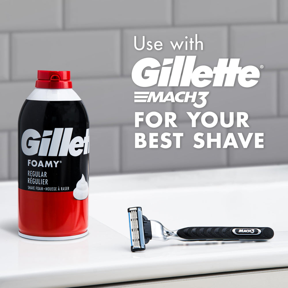 Detalle de la etiqueta Gillette Foamy mostrando ingredientes clave y beneficios visibles