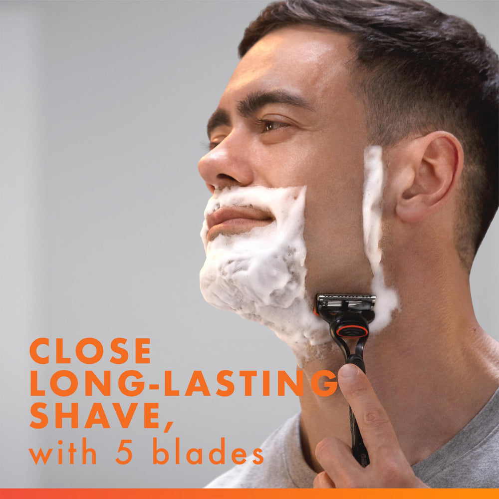 Gillette Fusion5 microaletas en detalle preparando la piel para el afeitado
