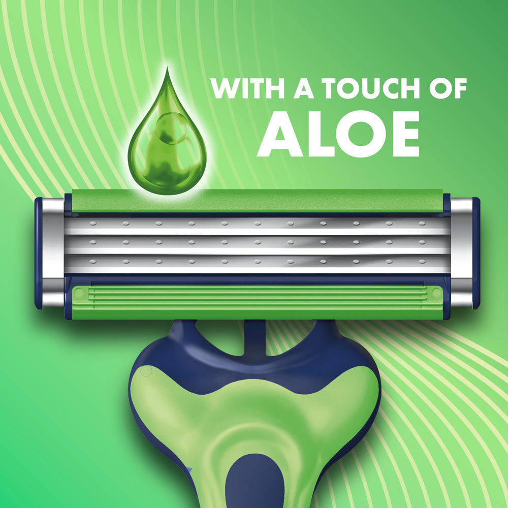 Gillette Sensor3 en uso afeitando el cuello con movimiento suave