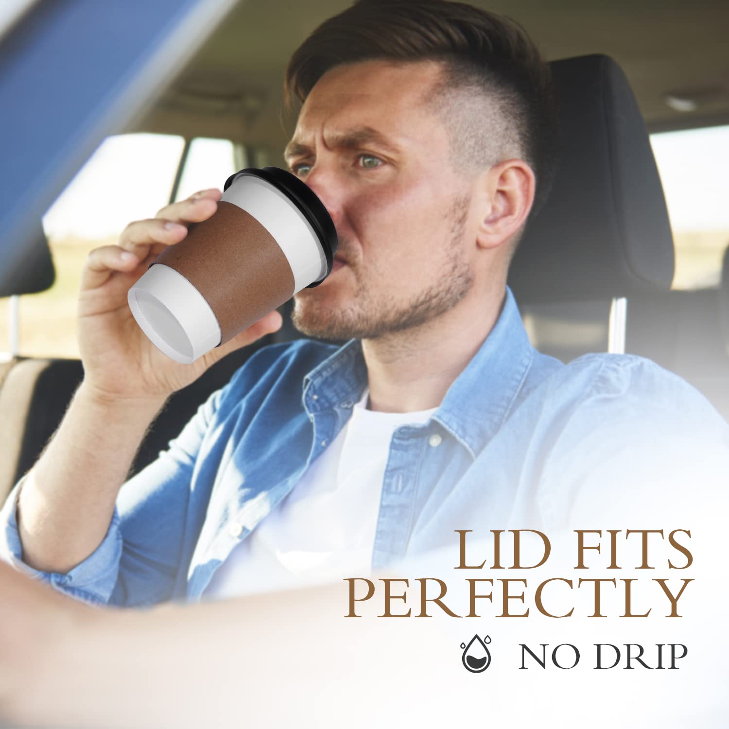 Ginkgo vaso en mano con funda kraft protegiendo del calor