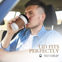 Ginkgo vaso en mano con funda kraft protegiendo del calor