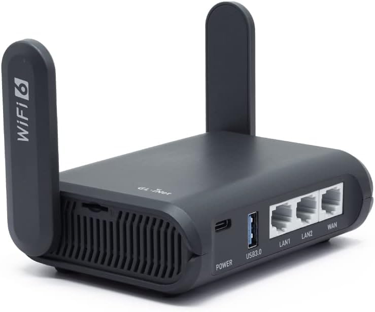 GL.iNet frontal del Slate mostrando diseño compacto y conectividad rápida