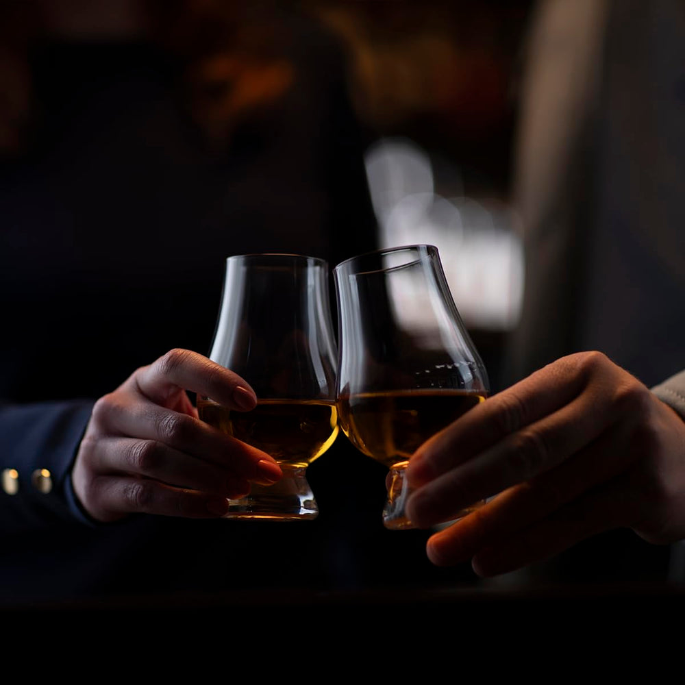 GLENCAIRN ambientación en mesa de bar, ideal para reuniones y catas