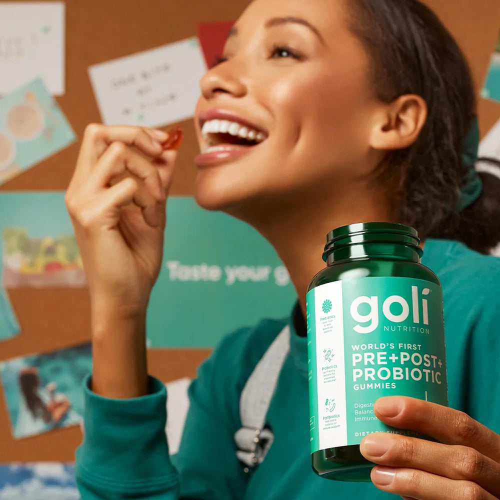 Gomitas Goli junto a frutas indicando sabor natural y componente vegetal