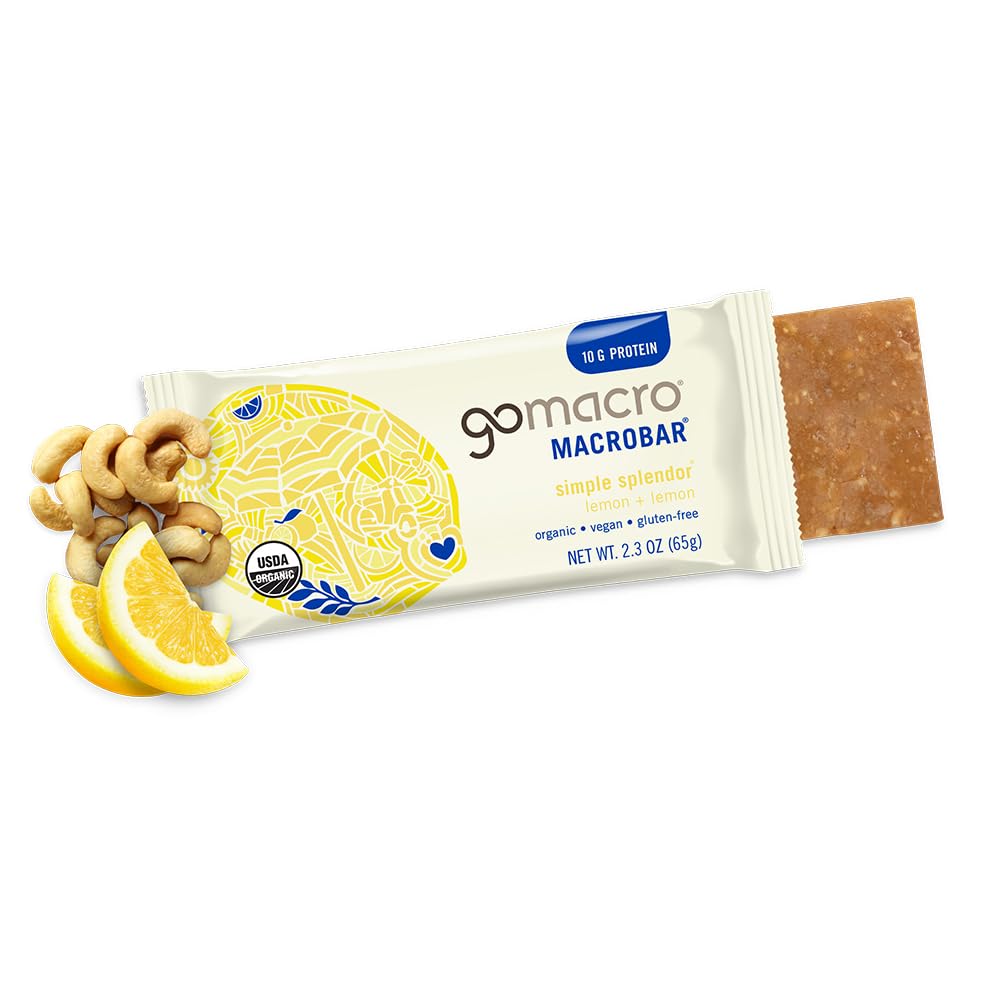 GoMacro barrita en mano como snack portátil para energía rápida