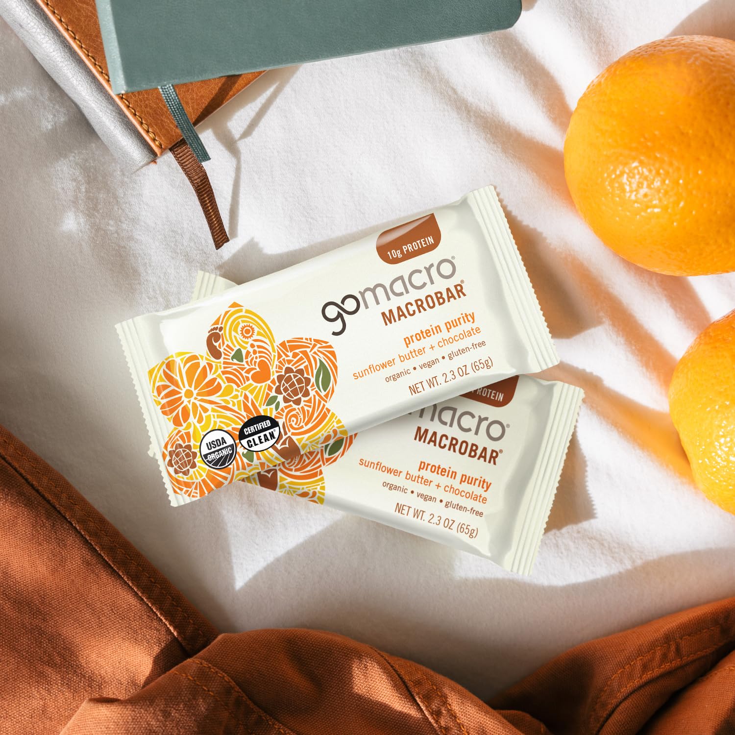 GoMacro etiqueta con ingredientes orgánicos y certificaciones visibles