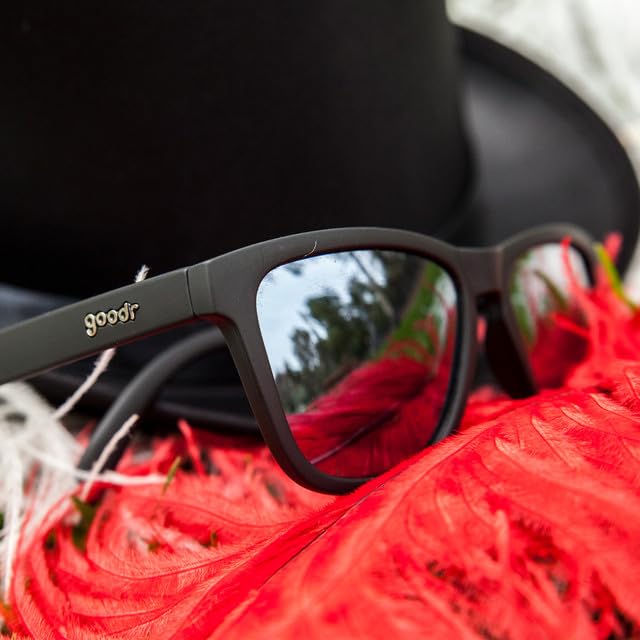 goodr gafas en uso por corredor demostrando su sujeción segura