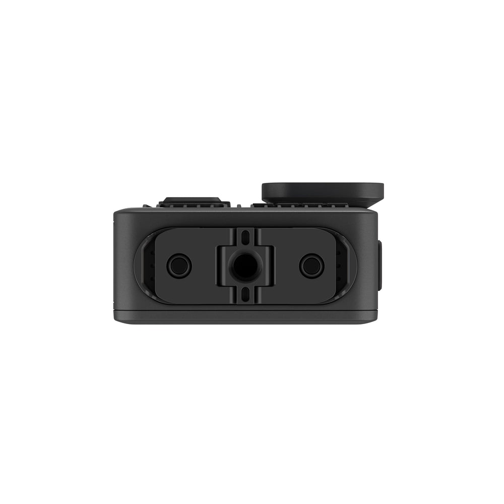 GoPro LIT HERO en superficie acuática demostrando resistencia impermeable