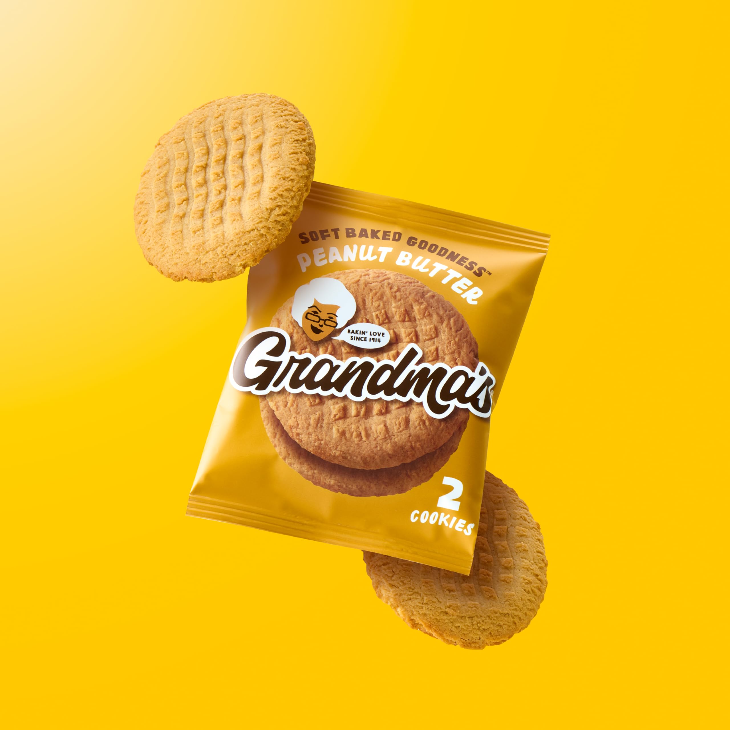 Grandma's galletas en mesa de cafetería que sugieren disfrute inmediato