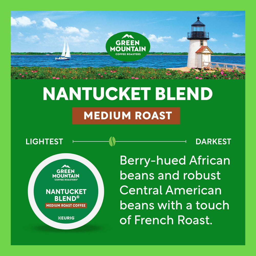 Green Mountain Coffee Roasters taza servida Nantucket Blend con crema y aspecto apetitoso