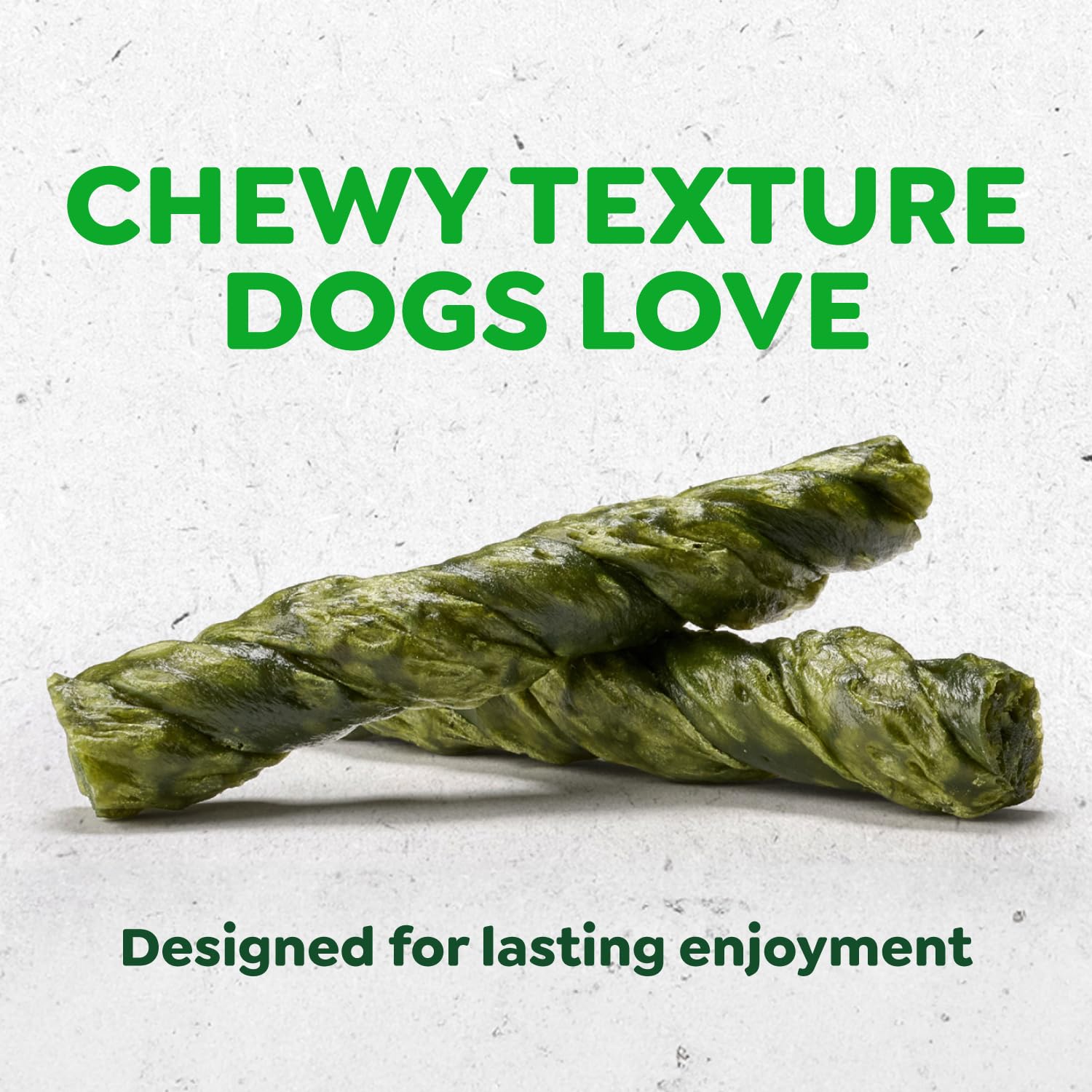 Greenies ocupy twist sostenido en mano para mostrar escala y tamaño