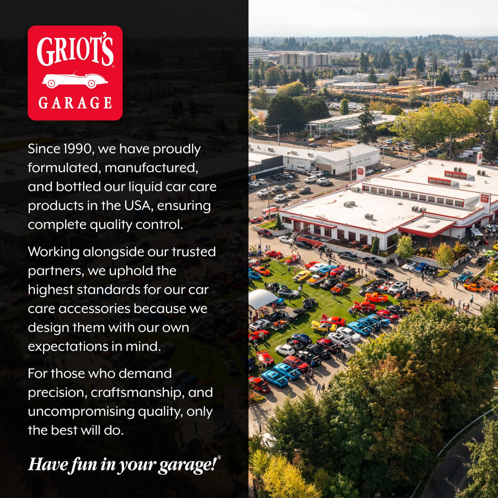 Griot's Garage botella 22 oz junto a paño para comparación de tamaño