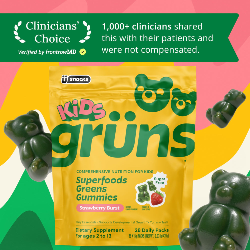 Grüns family enjoying gummy snack together demonstrating easy daily compliance